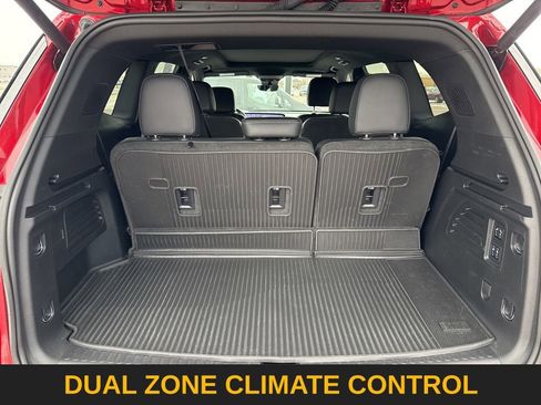 Used 2025 Buick Enclave Avenir w/ Super Cruise Package image 10