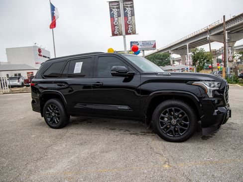 Certified 2024 Toyota Sequoia Platinum AWD/4WD image 6