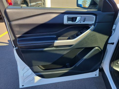 Used 2023 Ford Explorer XLT w/ Equipment Group 202A image 16