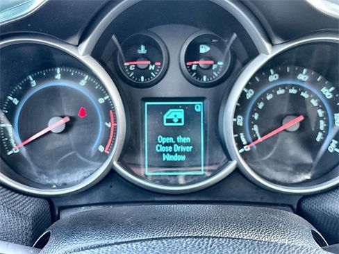 Used 2014 Chevrolet Cruze LT w/ Technology Package image 27