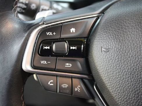 Used 2019 Honda Accord Touring image 16