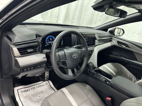 Used 2026 Toyota Camry SE FWD image 15