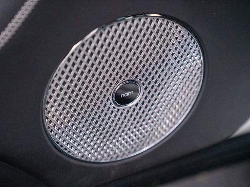 Used 2022 Bentley Bentayga image 11