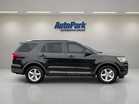 Used 2018 Ford Explorer XLT image 8