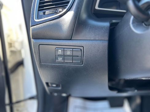 Used 2015 MAZDA MAZDA3 i Touring FWD image 11