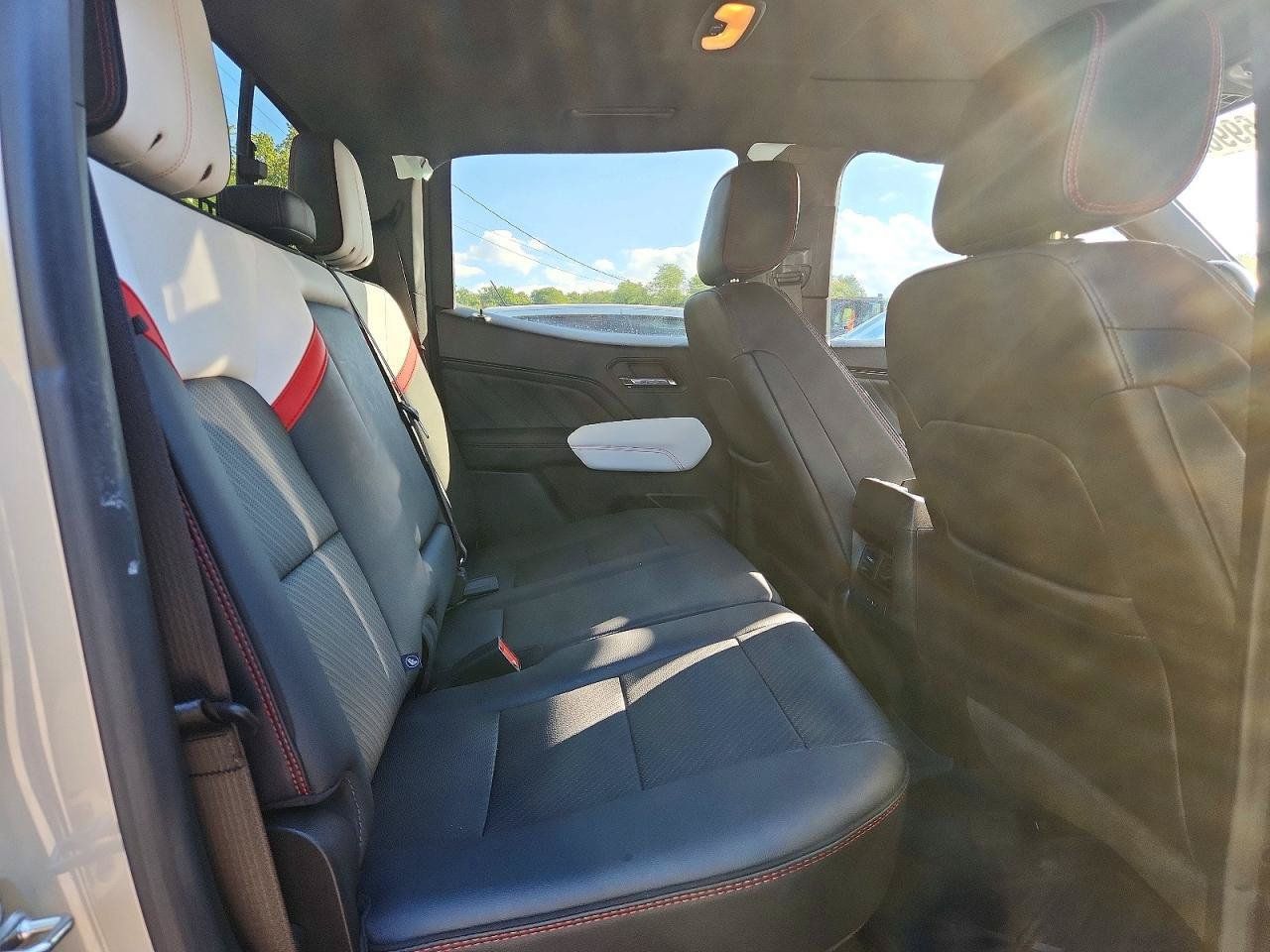 Used 2024 GMC Canyon AT4X AWD/4WD image 7