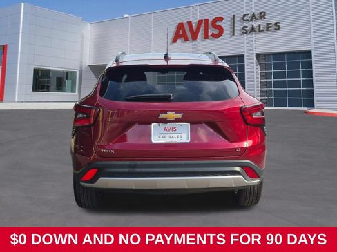 Used 2025 Chevrolet Trax LT w/ LT Convenience Package FWD image 7