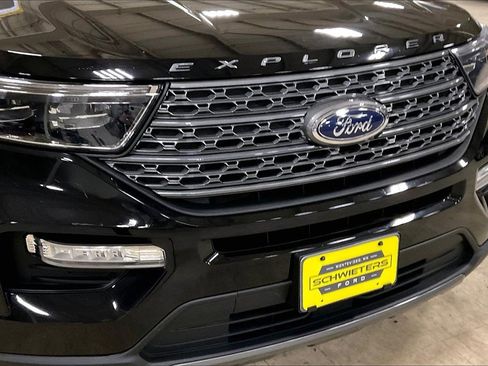 Certified 2022 Ford Explorer XLT w/ Equipment Group 202A image 29
