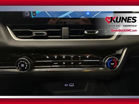 Used 2025 Chevrolet Equinox LT AWD/4WD image 18