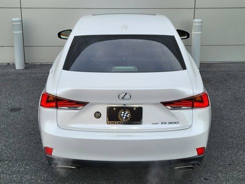 Used 2018 Lexus IS 300 AWD image 8