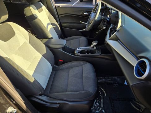 Used 2024 Chevrolet Trax LS w/ LS Convenience Package FWD image 15