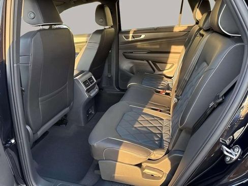 New 2026 Volkswagen Atlas Cross Sport SEL Premium R-Line image 9