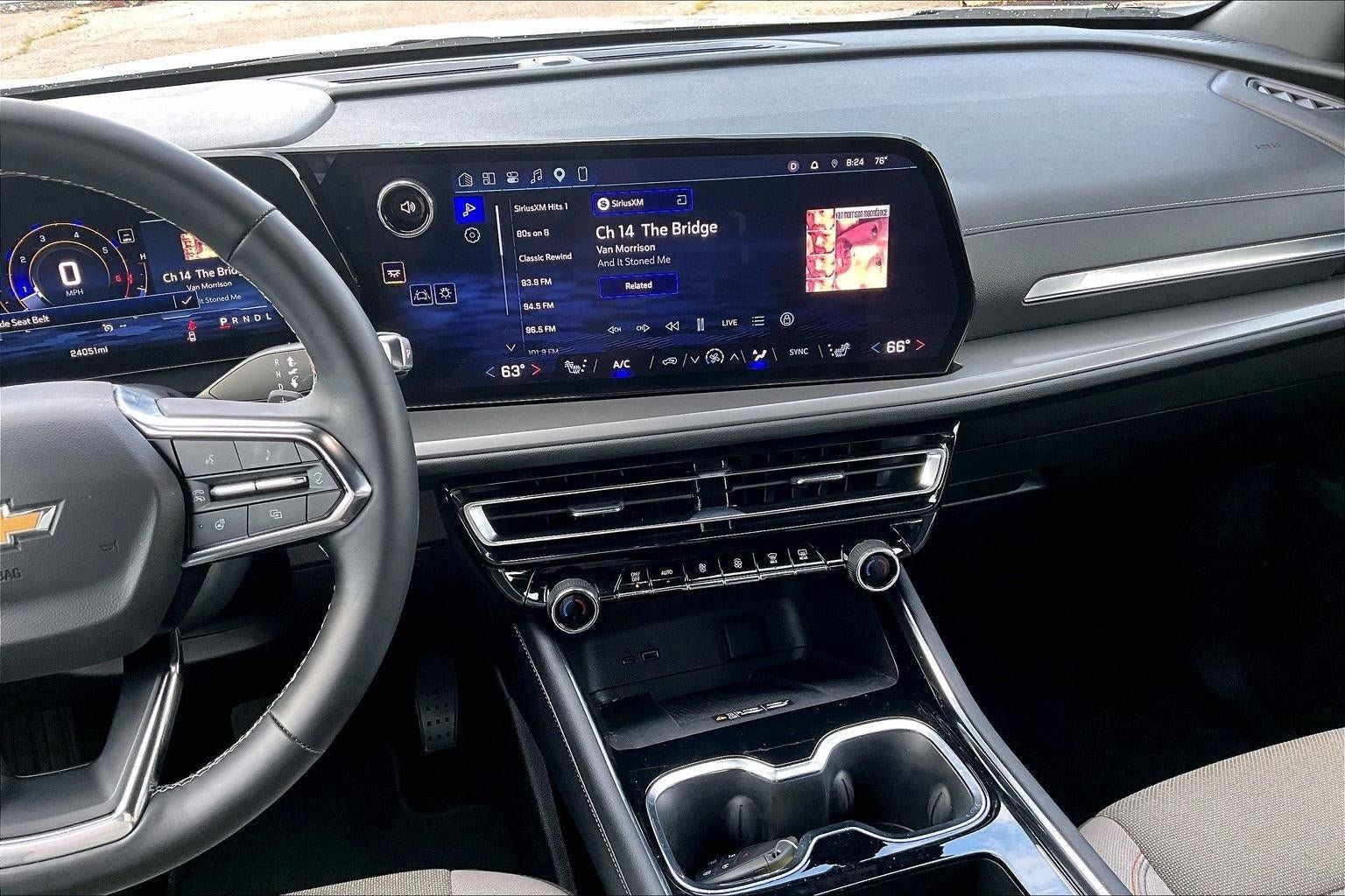 Used 2026 Chevrolet Traverse LT w/ Driver Confidence Package FWD image 6