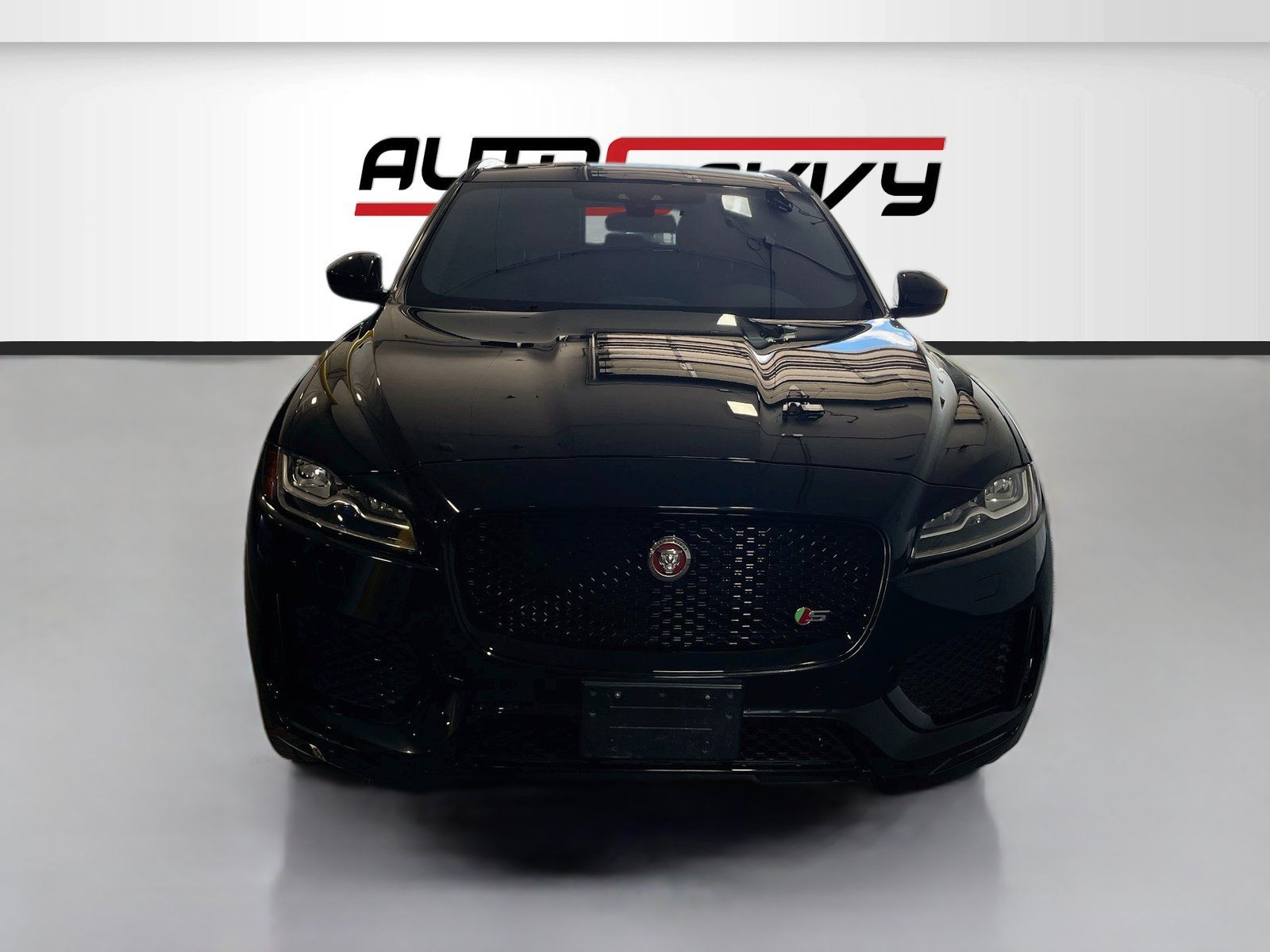 Used 2017 Jaguar F-PACE S AWD/4WD image 2