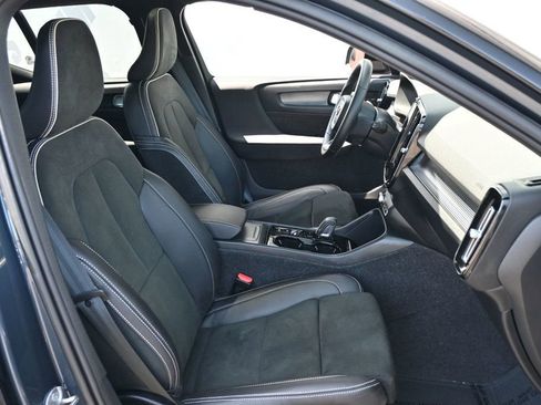 Used 2022 Volvo XC40 T5 R-Design w/ Advanced Package image 15