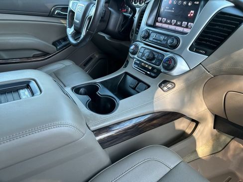 Used 2016 GMC Yukon SLT w/ Open Road Package AWD/4WD image 16