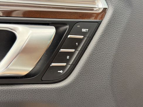 Used 2021 Porsche Macan image 13