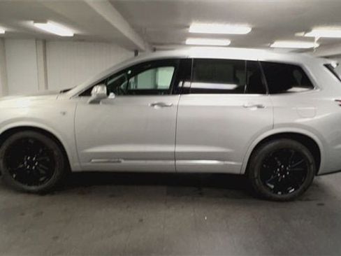 Certified 2020 Cadillac XT6 Premium Luxury image 5
