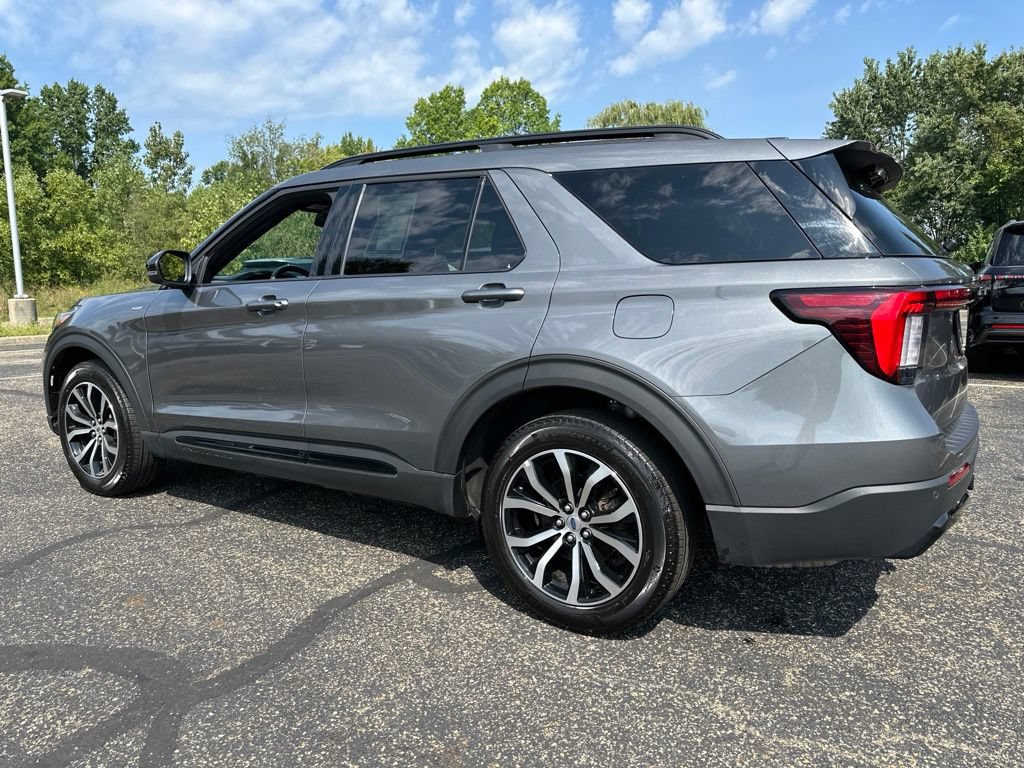 Used 2026 Ford Explorer ST-Line AWD/4WD image 10