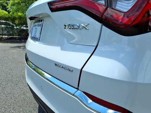 Certified 2024 Acura MDX SH-AWD w/ Technology Package image 11