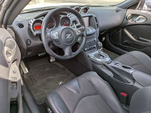Used 2019 Nissan 370Z Touring image 21