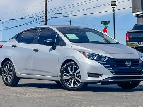 Used 2024 Nissan Versa S w/ S Plus Package FWD image 2