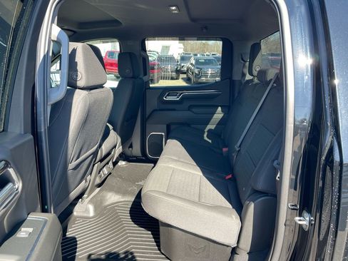 Used 2024 Chevrolet Silverado 1500 LT w/ Z71 Off-Road Package image 11