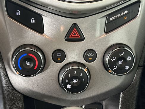 Used 2020 Chevrolet Sonic Premier image 23