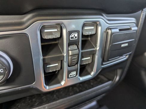 Used 2021 Jeep Wrangler Unlimited Sport S image 19