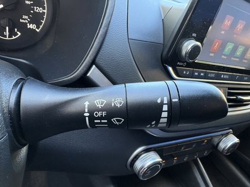 Used 2022 Nissan Altima 2.5 S FWD image 27