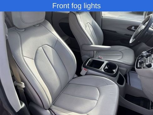 Used 2018 Chrysler Pacifica Limited w/ Advanced Safetytec Group image 29