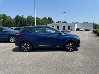 Used 2019 Nissan Kicks SR w/ SR Premium Package FWD video 3