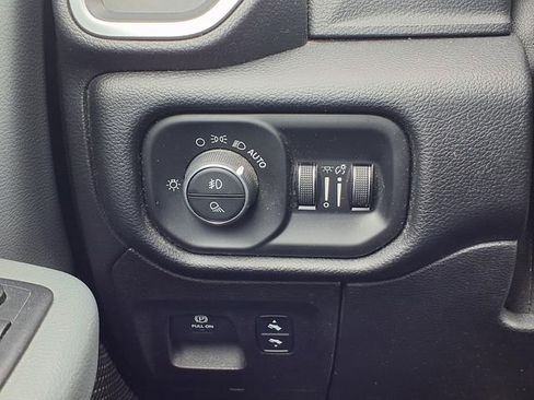 Used 2019 RAM 1500 Big Horn image 19