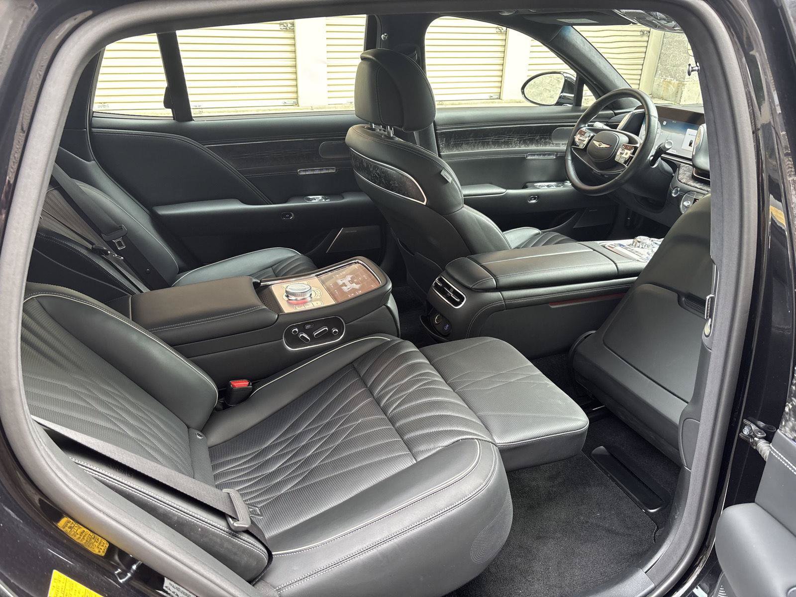 Used 2023 Genesis G90 3.5T AWD/4WD image 28