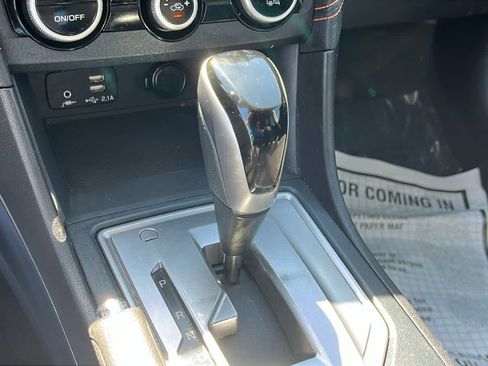 Used 2021 Subaru Crosstrek 2.0i Premium w/ Moonroof Package AWD/4WD image 18