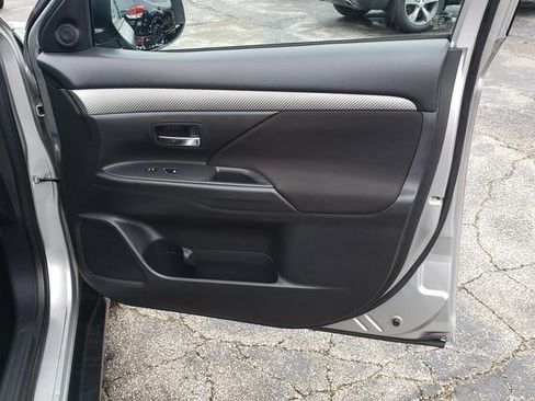 Used 2018 Mitsubishi Outlander ES AWD/4WD image 20