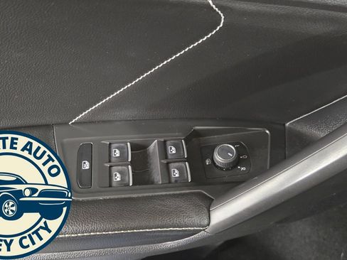 Used 2022 Volkswagen Tiguan SE w/ Panoramic Sunroof Package AWD/4WD image 21