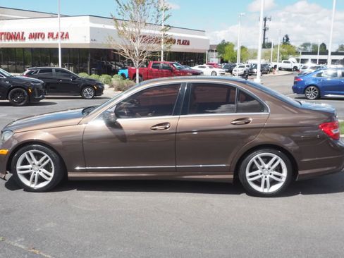 Used 2013 Mercedes-Benz C 250 Sedan image 3