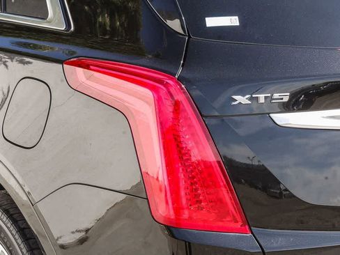 Used 2019 Cadillac XT5 Premium Luxury FWD image 10