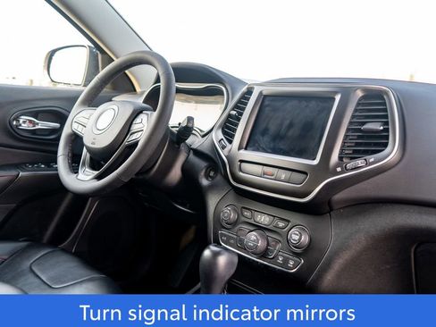 Used 2022 Jeep Cherokee Trailhawk image 9