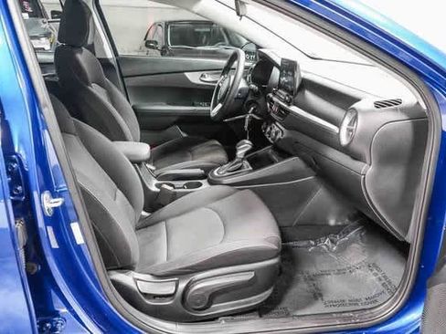 Used 2024 Kia Forte LXS w/ LXS Technology Package image 16