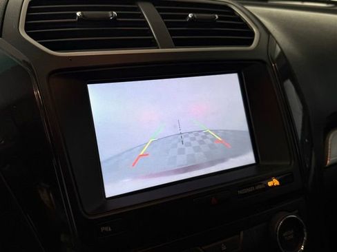 Used 2016 Ford Explorer XLT w/ Equipment Group 202A image 18