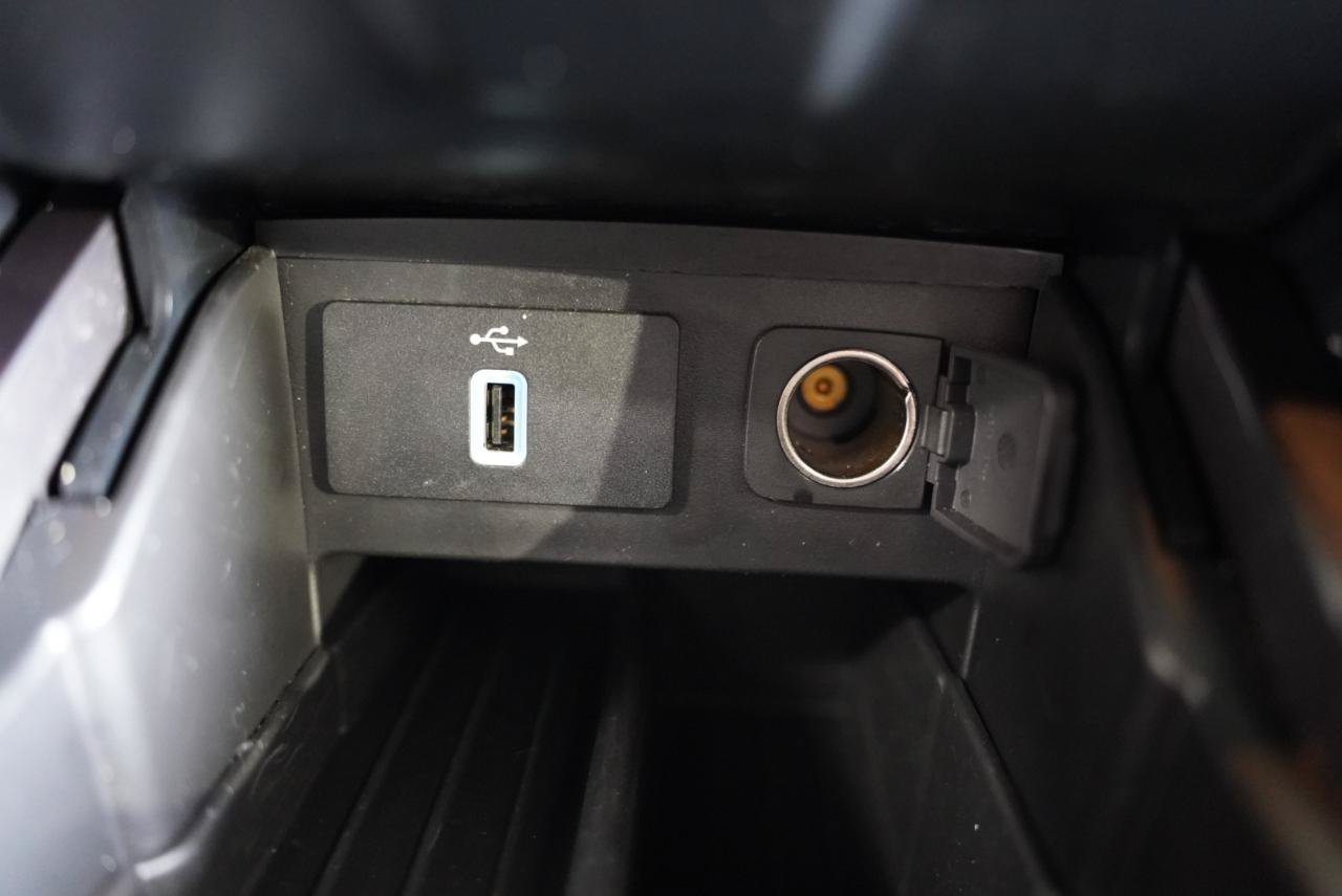 Used 2018 Ford Explorer XLT w/ Equipment Group 202A AWD/4WD image 24