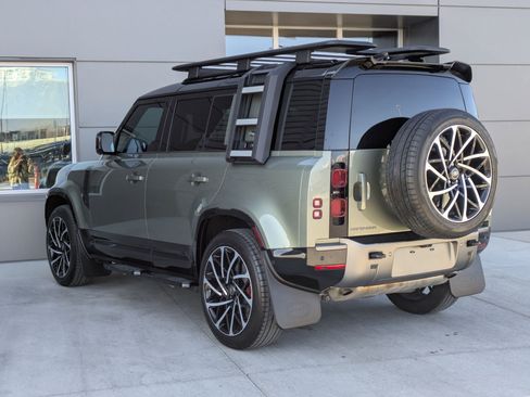 Certified 2024 Land Rover Defender 110 X-Dynamic SE image 10