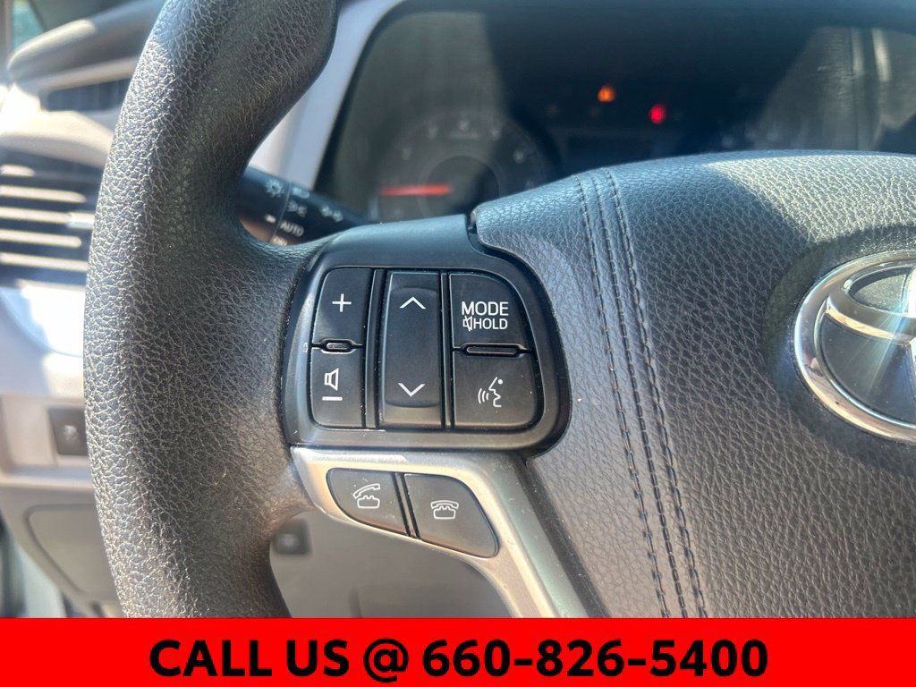 Used 2017 Toyota Sienna LE FWD image 13