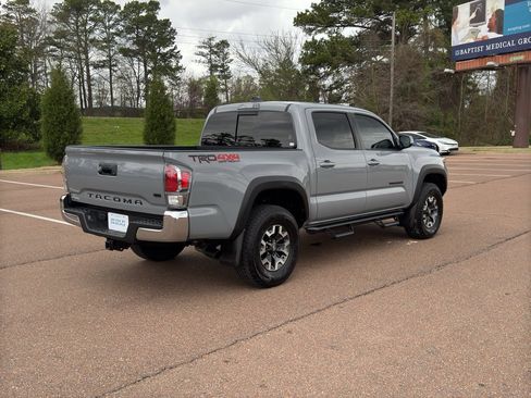 Used 2020 Toyota Tacoma TRD Off-Road image 5