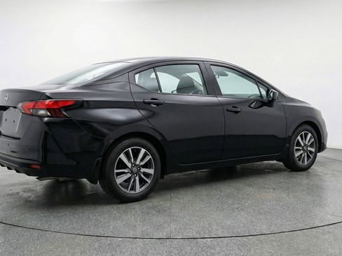 Used 2025 Nissan Versa SV image 9