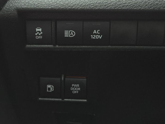 Certified 2026 Toyota Sienna Limited FWD image 27