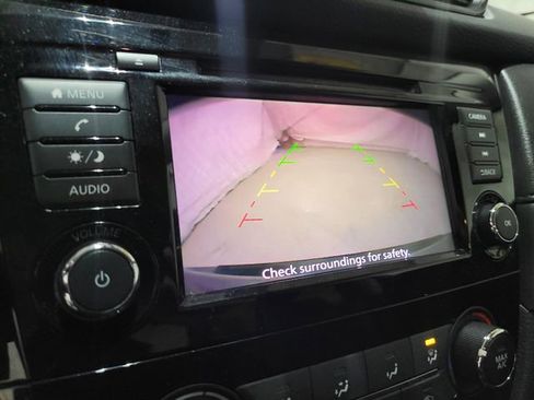 Used 2018 Nissan Rogue SV image 8