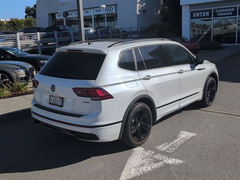 Used 2024 Volkswagen Tiguan SE R-Line AWD/4WD image 6